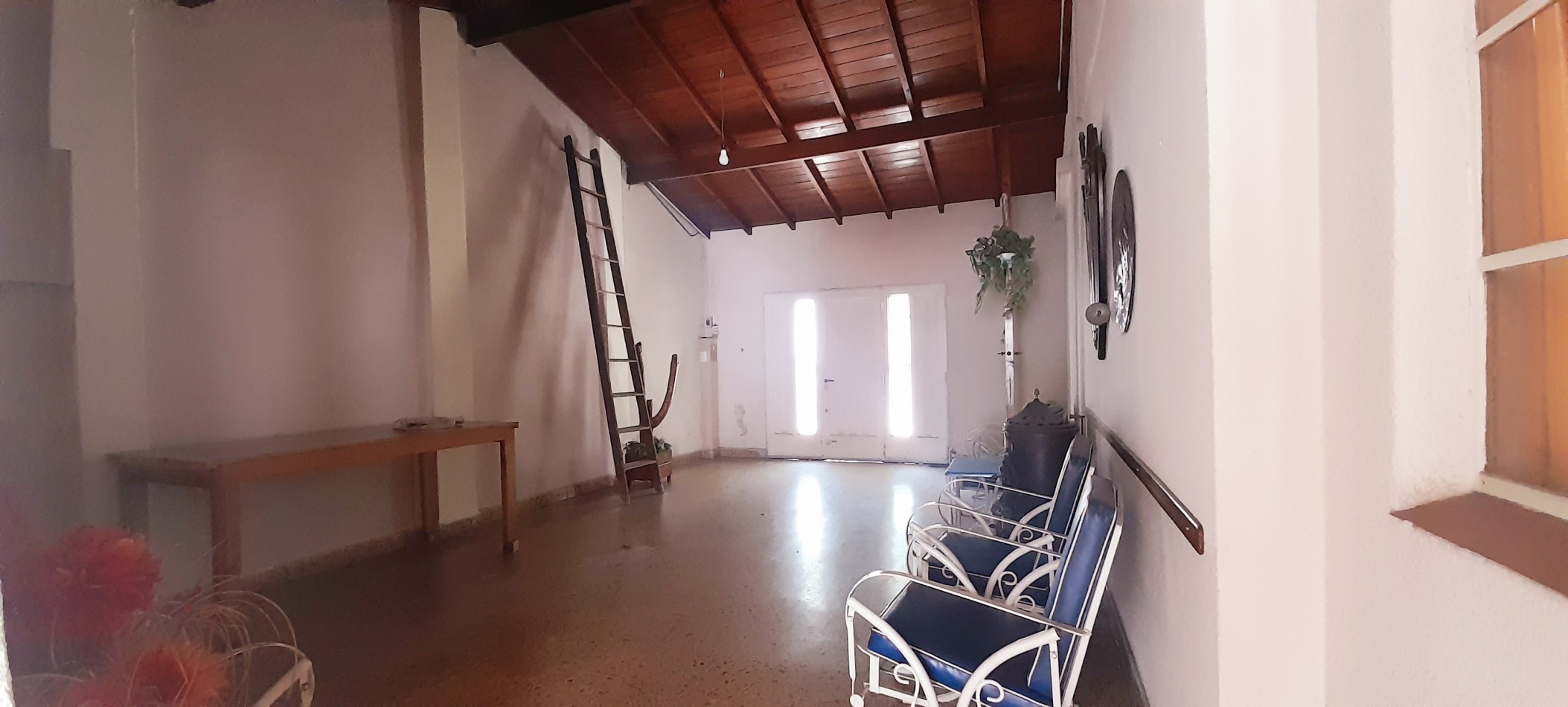 VENTA CASA 5 AMBIENTES CON COCHERA