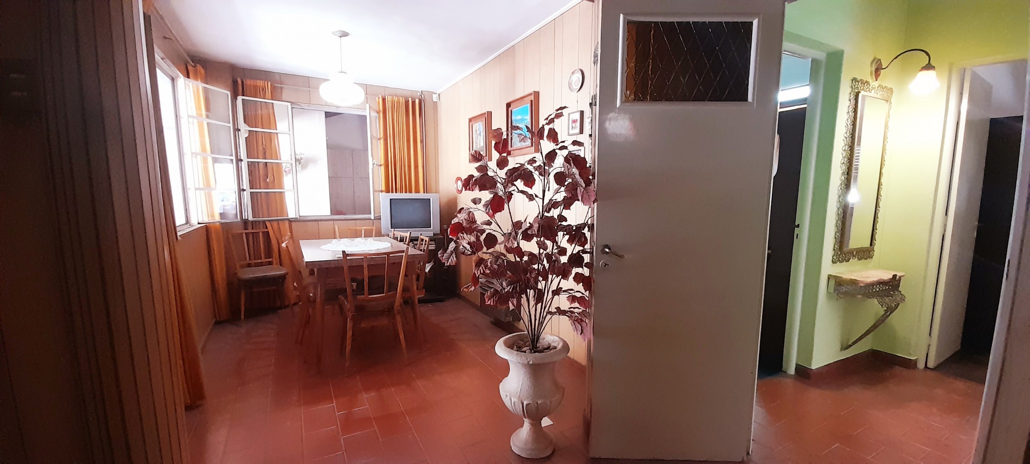 VENTA CASA 5 AMBIENTES CON COCHERA