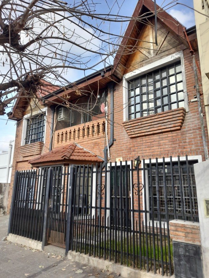 VENTA CASA 6 AMBIENTES