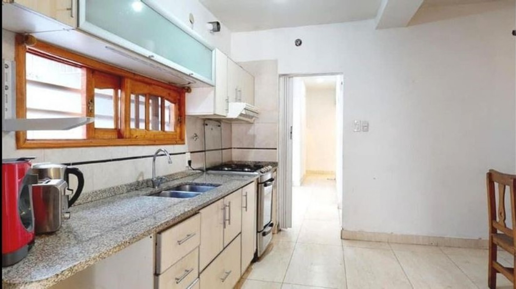 VENTA CASA 5 AMBIENTES CON GARAJE 4 AUTOS EN BARRIO NAON MATADEROS 